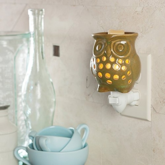 Candle Warmers Etc.Pluggable Fragrance Warmer, Owl - Picture 1 of 1